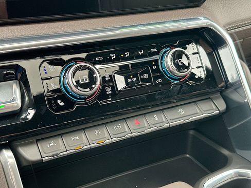 New 2026 GMC Sierra 1500 Denali w/ Denali Reserve Package image 14