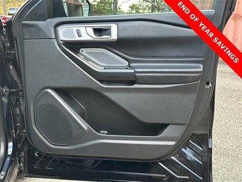 Certified 2020 Ford Explorer Platinum w/ Premium Technology Package image 14