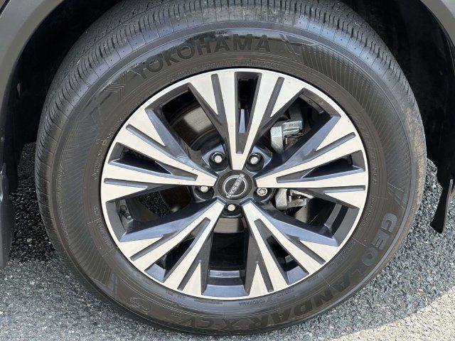 Used 2023 Nissan Rogue SV AWD/4WD image 10