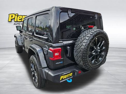 Used 2024 Jeep Wrangler Unlimited Sahara AWD/4WD image 3