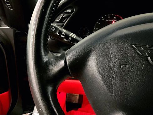 Used 2004 Chevrolet Corvette Coupe w/ Preferred Equipment Group image 18