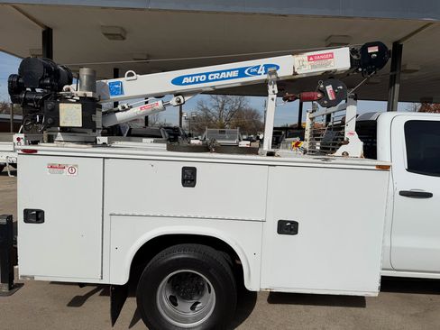 Used 2019 GMC Sierra 3500 4x4 Crew Cab w/ Sierra Convenience Package image 12