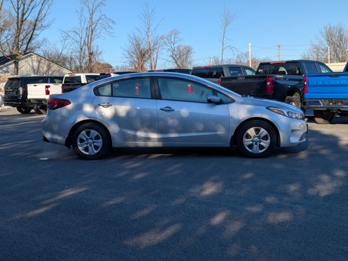 Used 2018 Kia Forte LX w/ LX Popular Package image 7