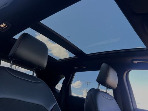 Used 2023 Ford Edge ST-Line w/ Class II Trailer Tow Package image 20