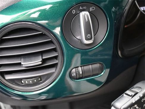 Used 2017 Volkswagen Beetle 1.8T Classic image 20