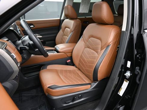 Used 2025 Nissan Pathfinder Platinum w/ Cargo Package FWD image 19