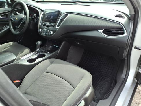 Certified 2019 Chevrolet Malibu LT w/ Driver Confidence Package II image 9