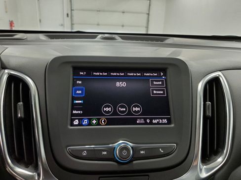 Used 2021 Chevrolet Equinox LT image 16