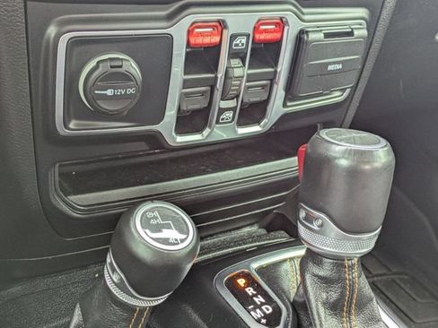 Used 2021 Jeep Gladiator Overland AWD/4WD image 19