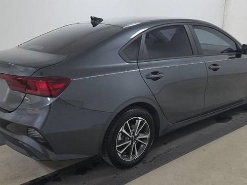 Used 2022 Kia Forte LXS FWD image 4