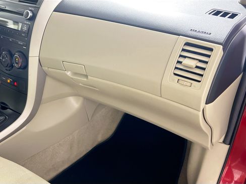 Used 2012 Toyota Corolla L FWD image 33