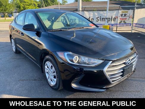 Used 2018 Hyundai Elantra SE FWD image 1