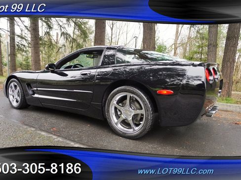 Used 2004 Chevrolet Corvette Coupe w/ Preferred Equipment Group image 11