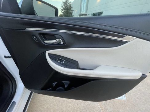 Used 2017 Chevrolet Impala Premier FWD image 19