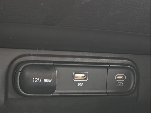 Used 2025 Kia Sportage LX FWD image 15