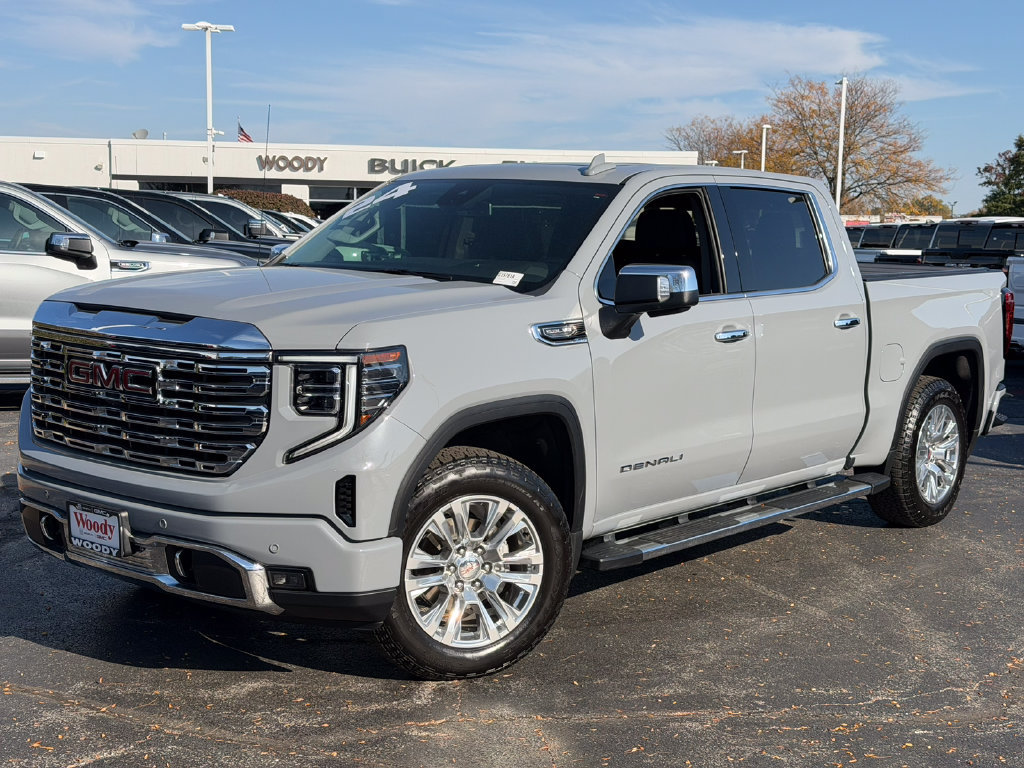 Used 2024 GMC Sierra 1500 Denali AWD/4WD image 2