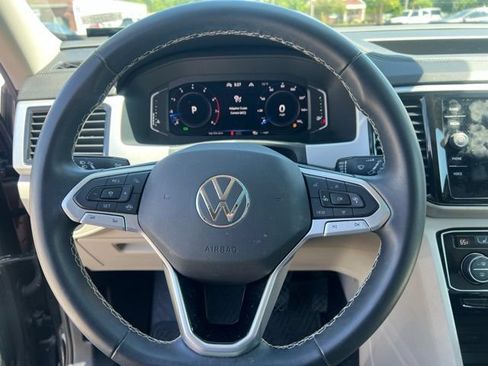 Used 2023 Volkswagen Atlas SE w/ Panoramic Sunroof Package AWD/4WD image 8