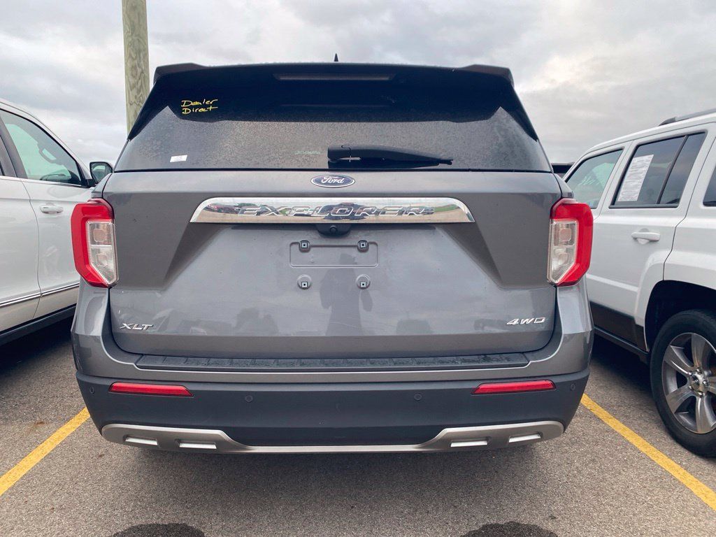 Used 2023 Ford Explorer XLT w/ Equipment Group 202A AWD/4WD image 10