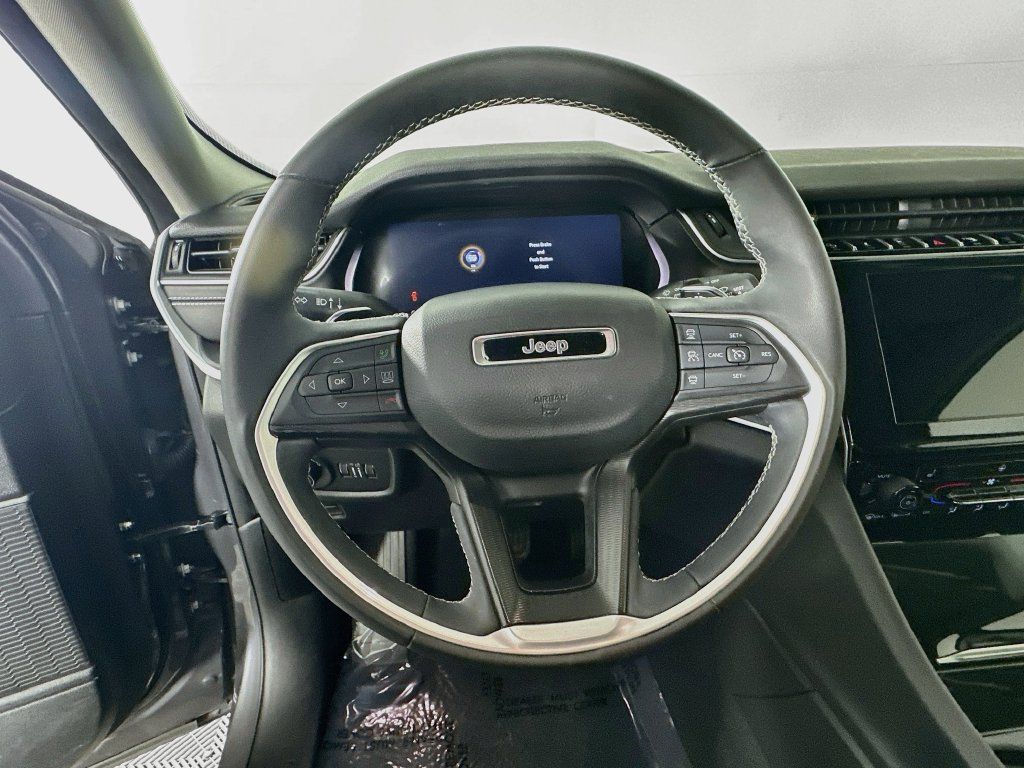 Used 2023 Jeep Grand Cherokee L Laredo w/ Luxury Tech Group I AWD/4WD image 16