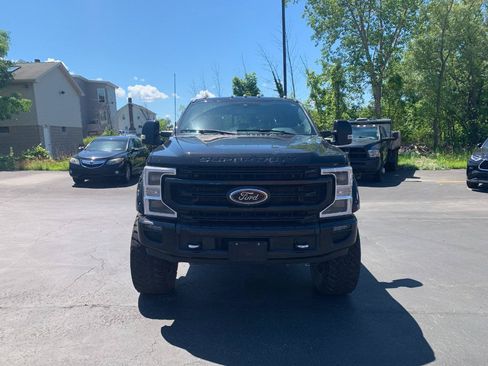 Used 2022 Ford F350 Platinum w/ Tremor Off-Road Package AWD/4WD image 2