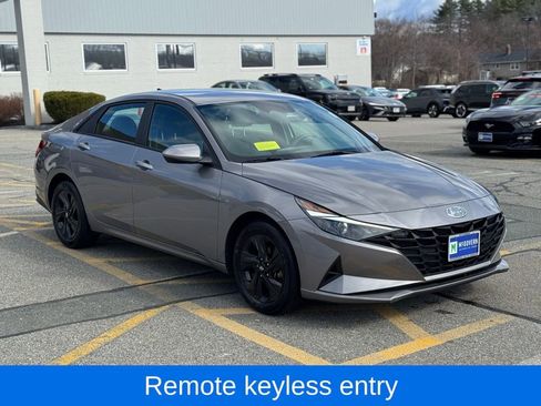 Used 2023 Hyundai Elantra SEL image 8