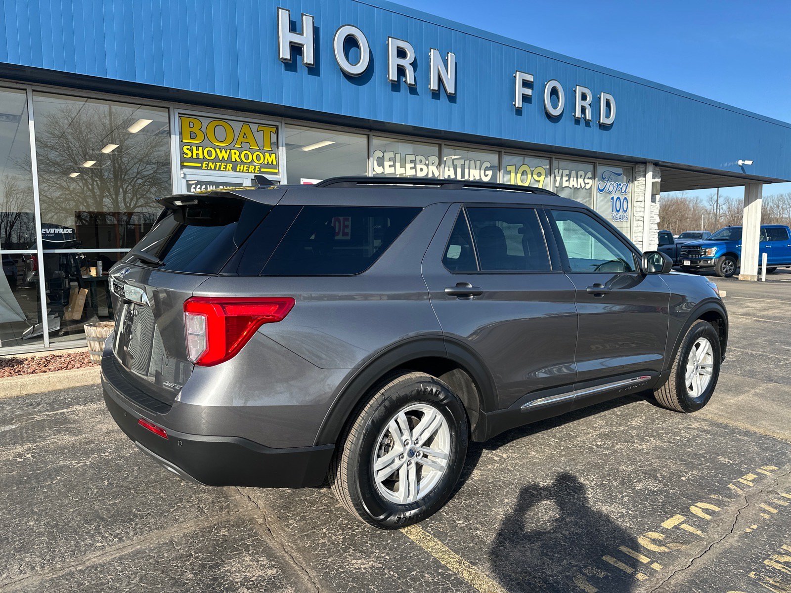 Used 2023 Ford Explorer XLT w/ Equipment Group 202A AWD/4WD image 5