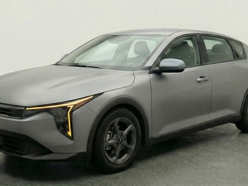 Used 2025 Kia K4 FWD image 3