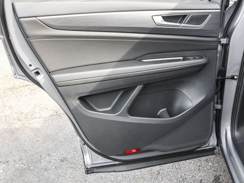 New 2026 Volkswagen Atlas Cross Sport SE image 32