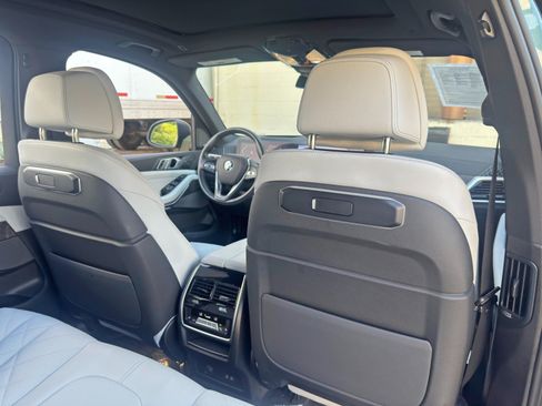 Used 2025 BMW X5 sDrive40i w/ Climate Comfort Package RWD image 44