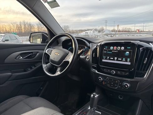 Used 2019 Chevrolet Traverse LT image 11