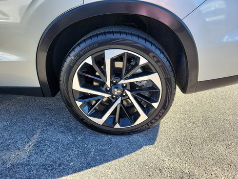 Used 2024 Mitsubishi Outlander SE image 8