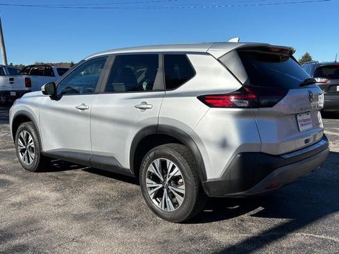Used 2023 Nissan Rogue SV image 5