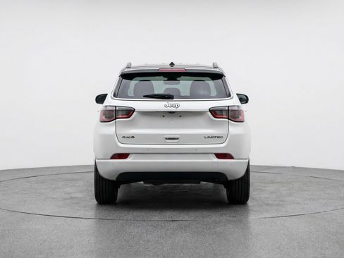 Used 2025 Jeep Compass Limited image 7