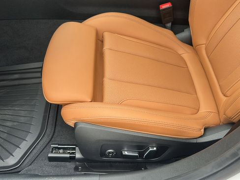 New 2026 BMW 330i Sedan w/ Premium Package image 12