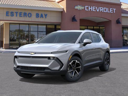 New 2026 Chevrolet Equinox EV LT image 30