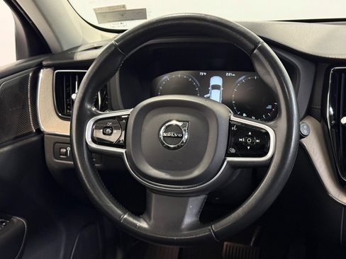 Used 2021 Volvo XC60 T6 Inscription image 21