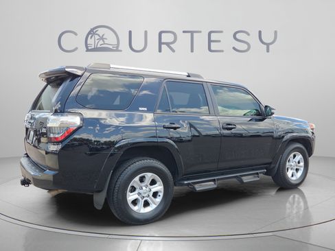 Certified 2022 Toyota 4Runner SR5 Premium w/ Moonroof Package RWD image 5