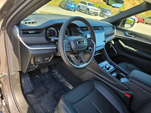 New 2026 Jeep Grand Cherokee L Limited AWD/4WD image 24