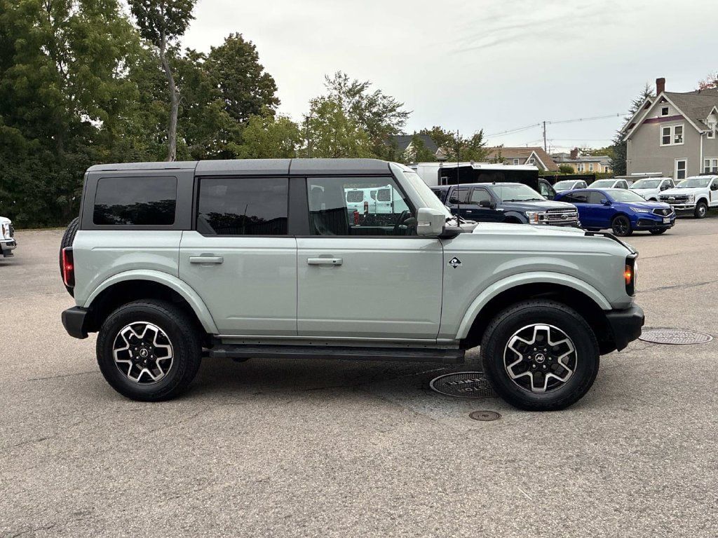 Used 2023 Ford Bronco Outer Banks AWD/4WD image 8