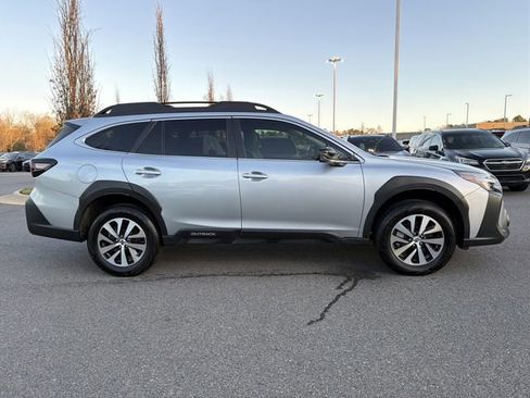 Certified 2025 Subaru Outback Premium image 2