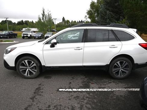 Used 2019 Subaru Outback 2.5i Limited w/ Popular Package #2 AWD/4WD image 2