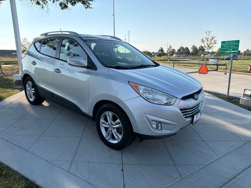 Used 2013 Hyundai Tucson GLS AWD/4WD image 2