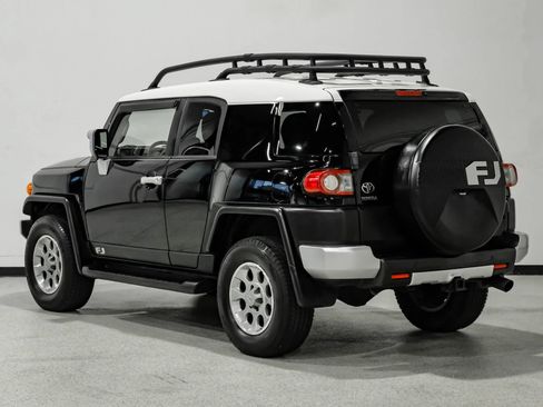 Used 2013 Toyota FJ Cruiser 4WD w/ Upgrade Pkg image 8