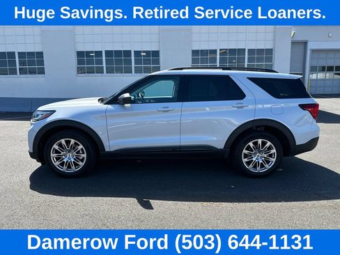 Used 2026 Ford Explorer Active w/ Active Comfort Package AWD/4WD image 3