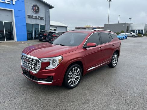 Used 2022 GMC Terrain Denali AWD/4WD image 1