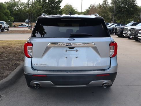 Used 2022 Ford Explorer Limited RWD image 4