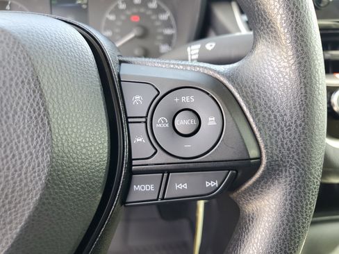 Used 2025 Toyota Corolla LE image 27