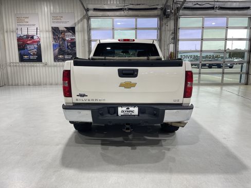 Used 2013 Chevrolet Silverado 1500 LTZ w/ LTZ White Diamond Edition AWD/4WD image 6