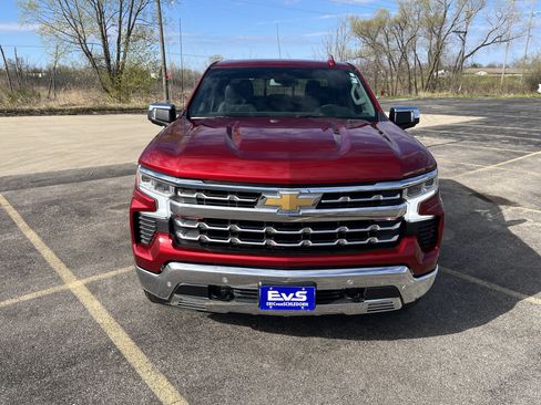 Used 2024 Chevrolet Silverado 1500 LTZ AWD/4WD image 2