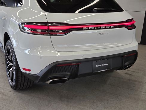 Used 2026 Porsche Macan image 8